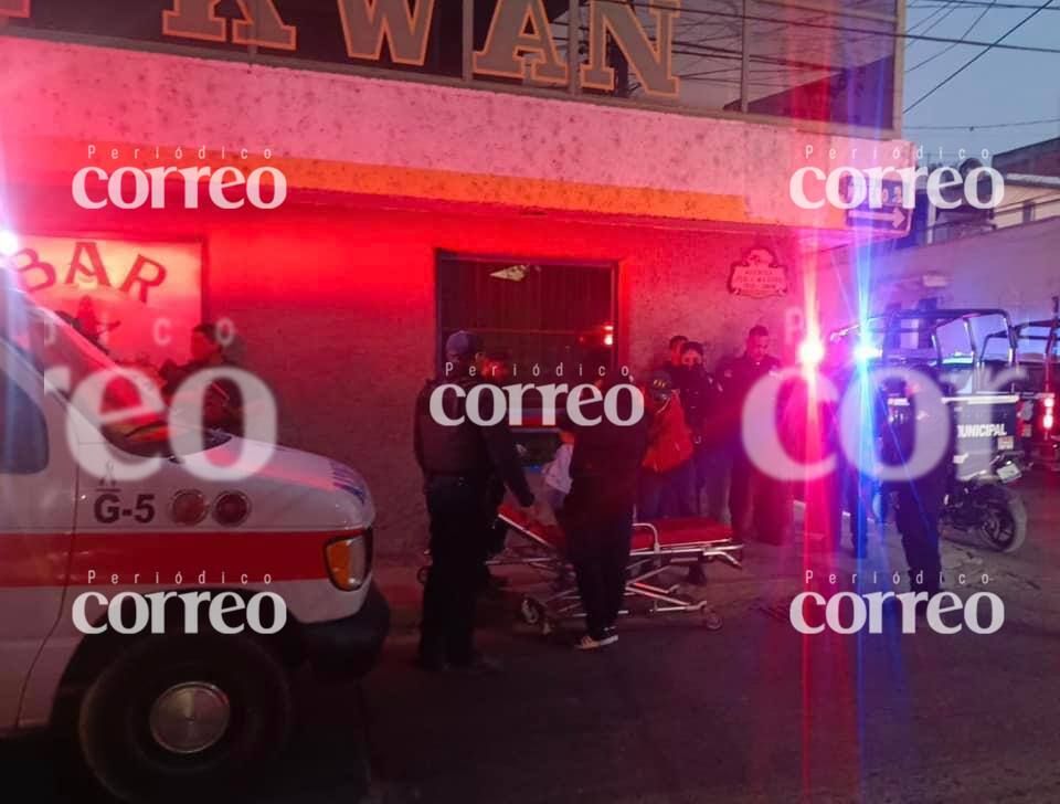 Riñen en bar de Acámbaro: encargado y cliente terminan heridos de bala